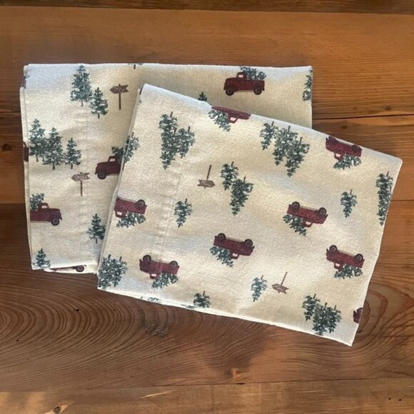 Cuddle Duds Flannel Pillowcases Xmas Truck Winter Bedding 20" X 30" Beige Turkey - Picture 2 of 3